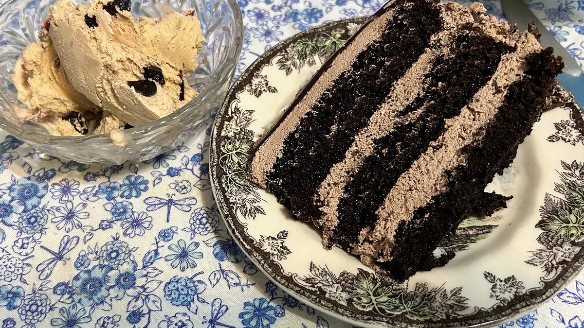 Zara Cakes – cake shop in Middleton town centre